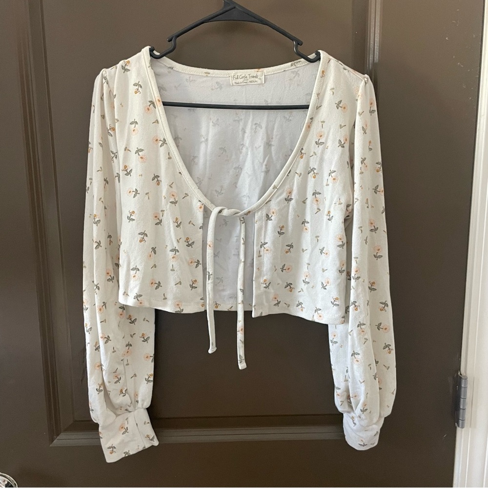 Full Circle Trends White Floral Puff Sleeve Crop Blouse Shrug Tie Front Size M